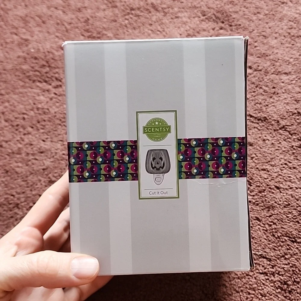 Scentsy Pumpkin Mini Warmer-NWOT - Picture 6 of 8